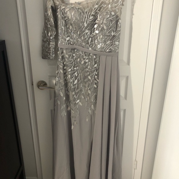 Women’s Dress - Picture 2 of 12